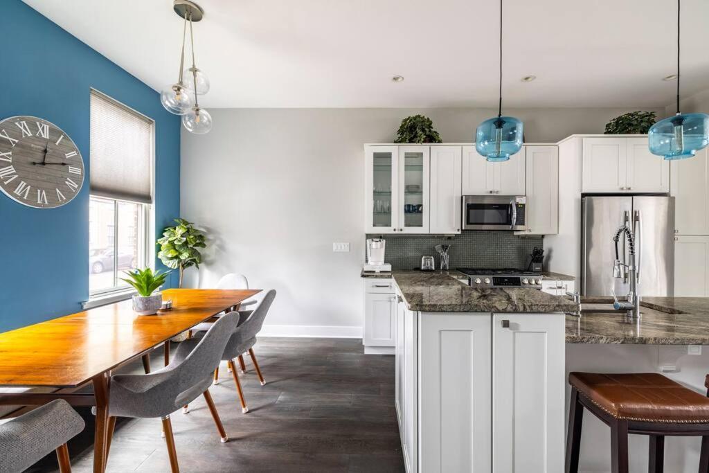 4 Bedroom 3 Bath Sleeps 10 Pet Friendly Private Backyard, 2 Car Garage, City Views, Close To All Stadiums And Casino Піттсбург Екстер'єр фото