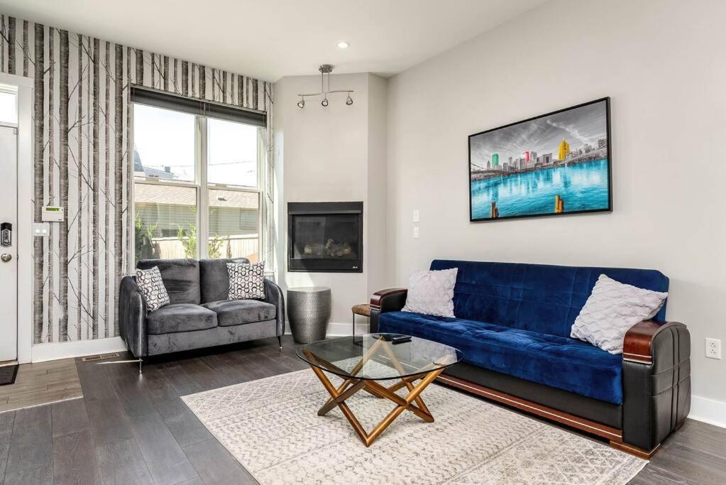 4 Bedroom 3 Bath Sleeps 10 Pet Friendly Private Backyard, 2 Car Garage, City Views, Close To All Stadiums And Casino Піттсбург Екстер'єр фото